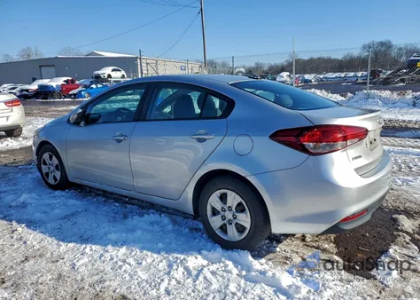 2017 Kia Forte Lx z USA, uszkodzony, nr VIN 3KPFK4A77HE158975